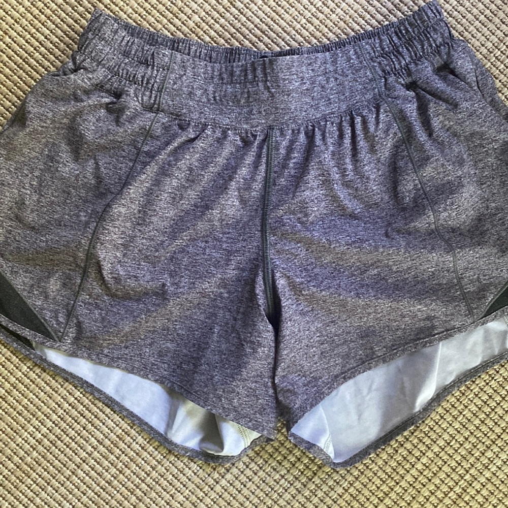 Lululemon hottie shorts gray women size 8 tall